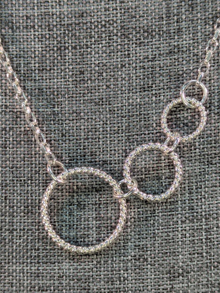 Graduated 3 Ring Necklace